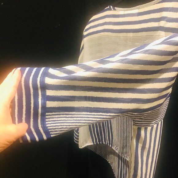 Chico’s size 1 top - Picture 7 of 7